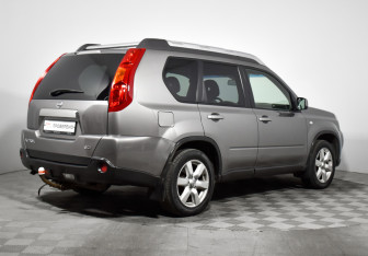 Подержанный автомобиль Nissan X-Trail 2010 года (5 фото)