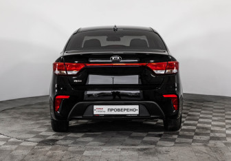Подержанный автомобиль Kia Rio Sedan 2017 года (6 фото)