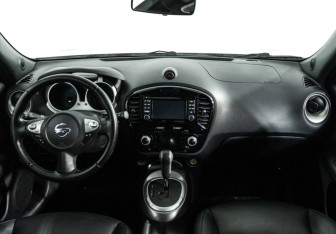 Подержанный автомобиль Nissan Juke 2015 года (13 фото)