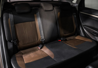 Подержанный автомобиль LADA (ВАЗ) Vesta Sedan 2018 года (20 фото)