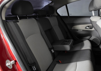 Подержанный автомобиль Chevrolet Cruze Sedan 2010 года (19 фото)