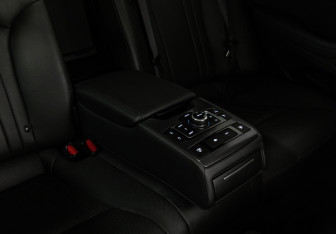 Подержанный автомобиль Hyundai Genesis 2015 года (29 фото)