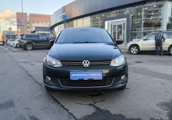 Подержанный автомобиль Volkswagen Polo Sedan 2011 года (2 фото)