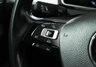 Подержанный автомобиль Volkswagen Passat Wagon 2017 года (19 фото)