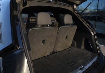 Подержанный автомобиль Audi Q7 2017 года (22 фото)