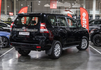 Подержанный автомобиль Toyota Land Cruiser Prado 2013 года (5 фото)