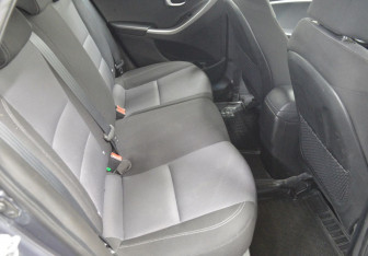 Подержанный автомобиль Hyundai i30 Hatchback 2016 года (13 фото)