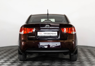 Подержанный автомобиль Kia Cerato Sedan 2009 года (6 фото)