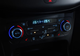 Подержанный автомобиль Ford Focus Hatchback 2019 года (15 фото)
