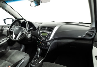 Подержанный автомобиль Hyundai Solaris Sedan 2012 года (9 фото)