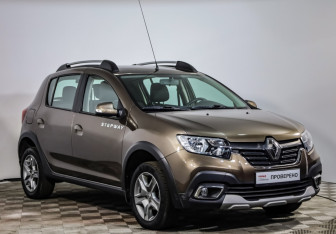 Подержанный автомобиль Renault Sandero 2020 года (3 фото)