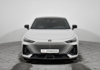 Подержанный автомобиль Changan UNI-V 2024 года (2 фото)