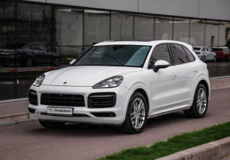 Подержанный автомобиль Porsche Cayenne 2018 года (3 фото)