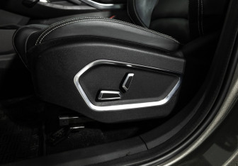 Подержанный автомобиль Geely Atlas Pro 2023 года (19 фото)