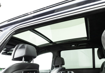 Подержанный автомобиль BMW X7 2019 года (15 фото)