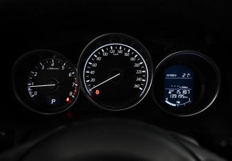 Подержанный автомобиль Mazda CX-5 2016 года (18 фото)