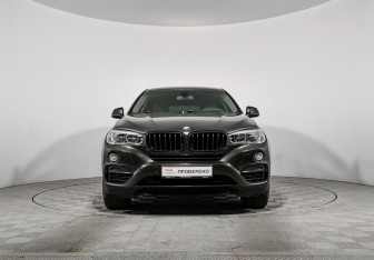Подержанный автомобиль BMW X6 2015 года (2 фото)