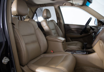 Подержанный автомобиль Acura MDX 2002 года (10 фото)