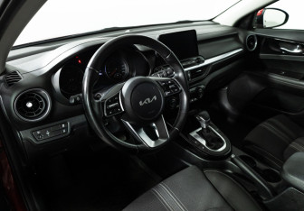 Подержанный автомобиль Kia Cerato Sedan 2021 года (11 фото)