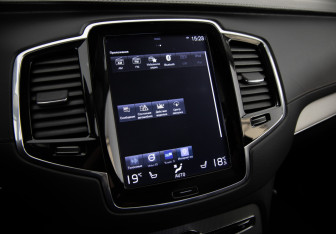 Подержанный автомобиль Volvo XC90 2019 года (17 фото)