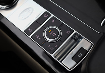 Подержанный автомобиль Land Rover Range Rover 2020 года (17 фото)