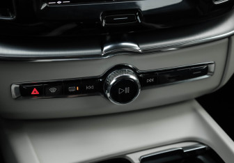 Подержанный автомобиль Volvo XC60 2020 года (21 фото)