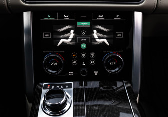 Подержанный автомобиль Land Rover Range Rover 2019 года (23 фото)