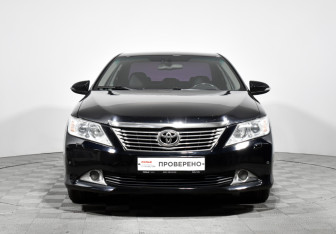 Подержанный автомобиль Toyota Camry Sedan 2013 года (2 фото)