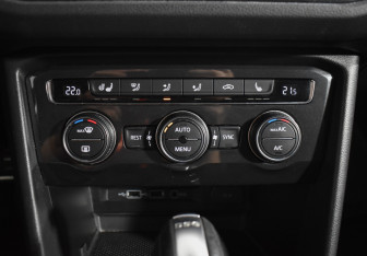 Подержанный автомобиль Volkswagen Tiguan 2018 года (18 фото)