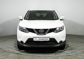 Подержанный автомобиль Nissan Qashqai 2017 года (2 фото)