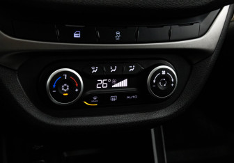 Подержанный автомобиль LADA (ВАЗ) Vesta Sedan 2017 года (13 фото)