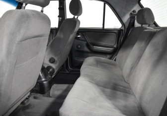 Подержанный автомобиль ГАЗ 31105 «Волга» 2006 года (11 фото)