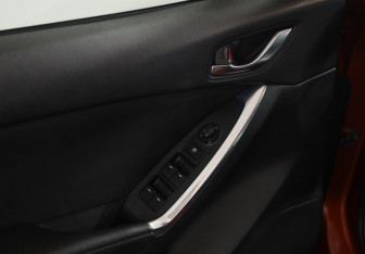 Подержанный автомобиль Mazda CX-5 2014 года (20 фото)