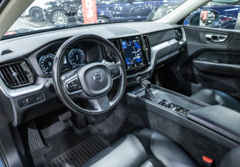 Подержанный автомобиль Volvo XC60 2018 года (12 фото)