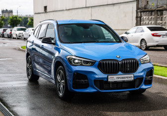 Подержанный автомобиль BMW X1 2020 года (5 фото)