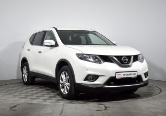 Подержанный автомобиль Nissan X-Trail 2017 года (3 фото)