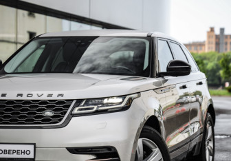 Подержанный автомобиль Land Rover Range Rover Velar 2017 года (2 фото)
