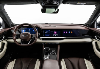 Подержанный автомобиль Geely Monjaro 2023 года (11 фото)