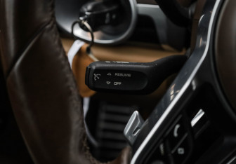 Подержанный автомобиль Porsche Cayenne 2017 года (16 фото)