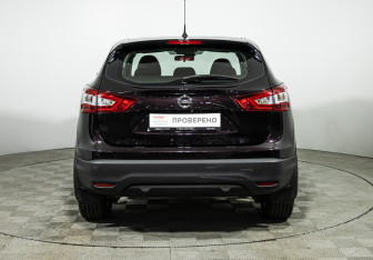 Подержанный автомобиль Nissan Qashqai 2014 года (6 фото)