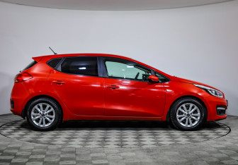 Подержанный автомобиль Kia Ceed Hatchback 2016 года (4 фото)