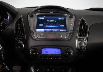 Подержанный автомобиль Hyundai ix35 2014 года (14 фото)