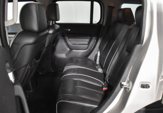 Подержанный автомобиль Hummer H3 Suv 2008 года (11 фото)