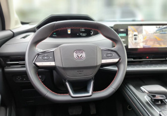 Подержанный автомобиль Changan UNI-S 2024 года (20 фото)