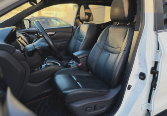 Подержанный автомобиль Nissan Qashqai 2019 года (12 фото)