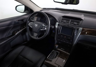 Подержанный автомобиль Toyota Camry Sedan 2017 года (9 фото)