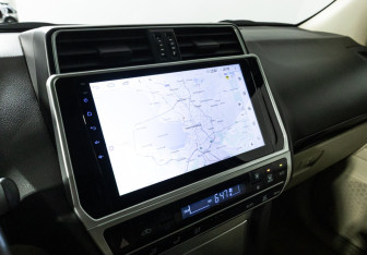 Подержанный автомобиль Toyota Land Cruiser Prado 2022 года (16 фото)