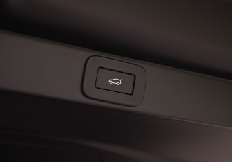 Подержанный автомобиль Land Rover Range Rover 2023 года (39 фото)