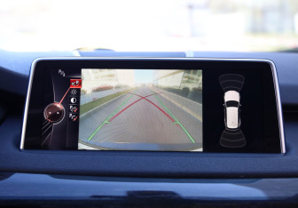 Подержанный автомобиль BMW X5 2014 года (16 фото)