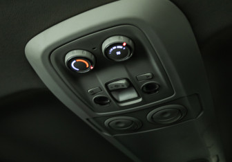 Подержанный автомобиль Peugeot Traveller 2021 года (17 фото)